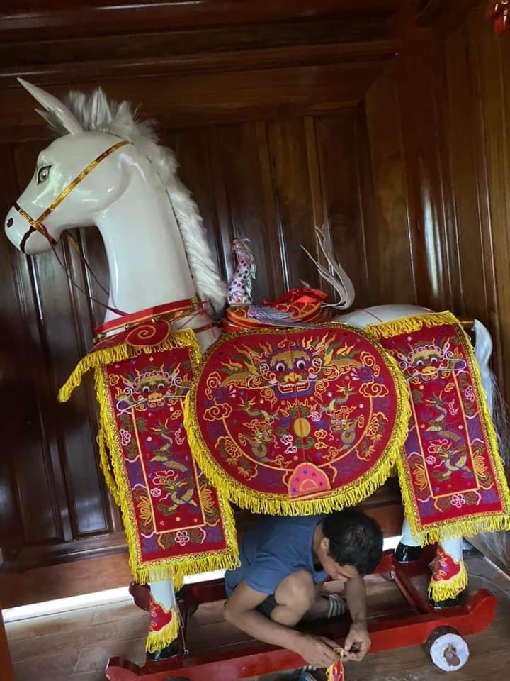 Khám ngai bức bàn - KNBB08