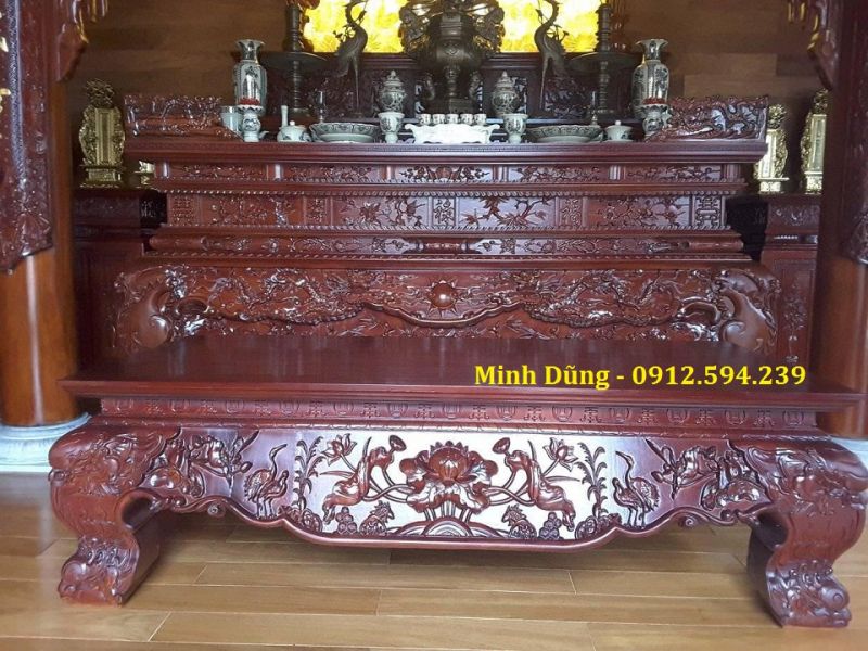 Bàn thờ gỗ hương có tốt không? Có đạt chuẩn phong thuỷ không?